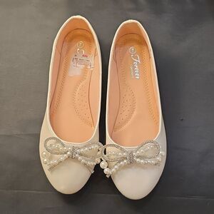 BRAND NEW FOREVER COMFORT RHINESTONE& PEARL BOWNOT BALLET FLAT